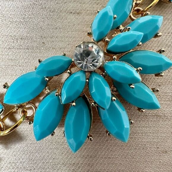 Turquoise tone beaded statement necklace - Picture 3 of 9